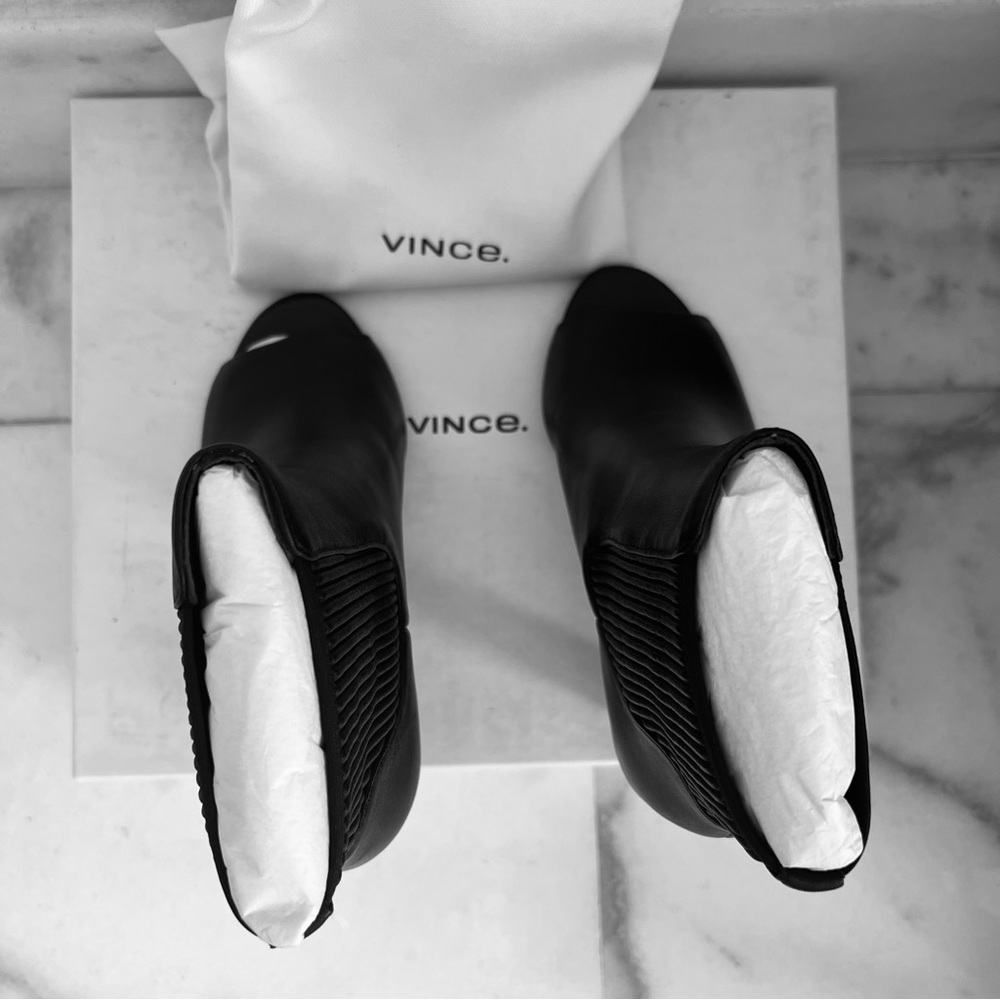 Vince Women’s Elsie Black Leather Peep Toe Ankle Booties Pumps Heel Stretch 5.5 - Picture 9 of 12